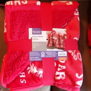 Velvet plush blanket